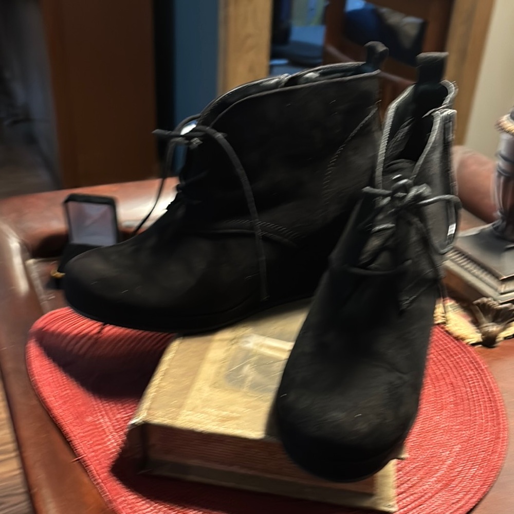 WEDGE BLACK SUEDE ANKLE BOOTS